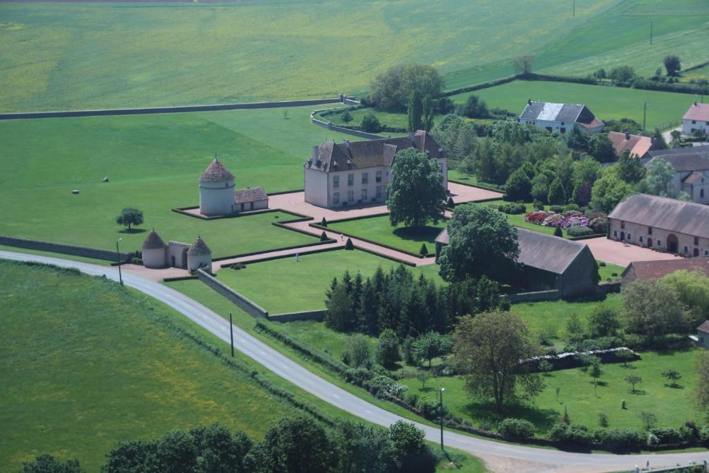 Les Residences Du Chateau De Vianges Esterno foto