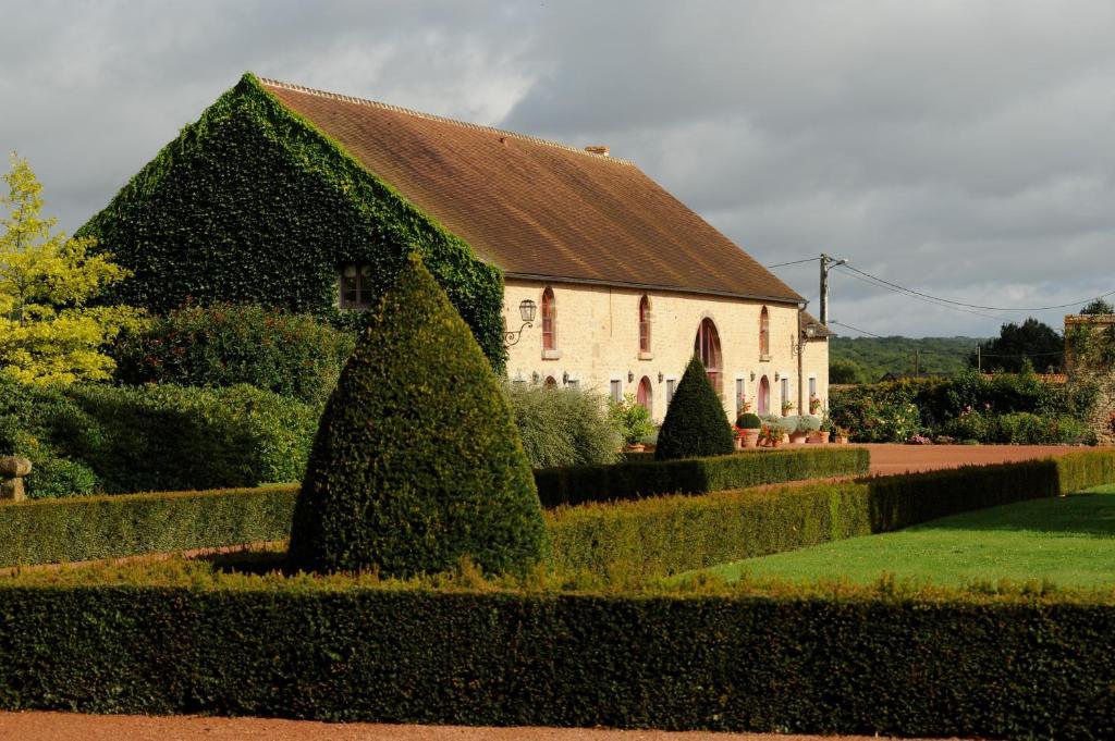 Les Residences Du Chateau De Vianges Esterno foto